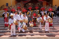 Miércoles 16 de agosto del 2017. Tuxtla Gutiérrez. Los grupos de danzantes tradicionales de la comunidad Zoque celebran los festejos del Santo Patrono del Barrio de San Roque bailando con la música del carrizo y tambor recorriendo las calles de la ciudad 
