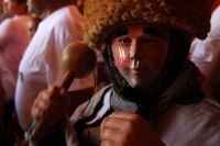 Miércoles 16 de agosto del 2017. Tuxtla Gutiérrez. Los grupos de danzantes tradicionales de la comunidad Zoque celebran los festejos del Santo Patrono del Barrio de San Roque bailando con la música del carrizo y tambor recorriendo las calles de la ciudad 