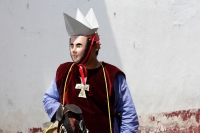 Viernes 5 de abril del 2019. Chiapa de Corzo. La Danza del Caballito o Ñumbañuli.  Algunos jóvenes chiapacorceños bailan bajo el sol de mediodía vestidos con atavíos indígenas y máscaras de madera y caballitos de petate