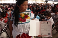 Miércoles 27 de enero del 2016. San Cristóbal de las Casas. IndÃgenas de varios estados de la República Mexicana reciben actas de nacimiento en esta ciudad del sureste durante la firma del Convenio para Garantizar los Derechos a la Identidad de la Poblac Miércoles 27 de enero del 2016. San Cristóbal de las Casas. IndÃgenas de varios estados de la República Mexicana reciben actas de nacimiento en esta ciudad del sureste durante la firma del Convenio para Garantizar los Derechos a la Identidad de la Poblac