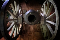 Jueves 13 de julio del 2017. Chiapa de Corzo. Sapo y la Culebrina, los históricos cañones chiapanecas reposan en  calma provinciana en los pasillos de la Casa Museo Ángel Albino Corzo.