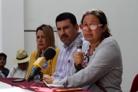 René Arauxo 8 h Â·  Miércoles 19 de diciembre del 2018. Tuxtla Gutiérrez. Familiares y amigos de los maestros desaparecidos este domingo dan a conocer las denuncias correspondientes a los medios de comunicación esperando alguna esperanza para encontra