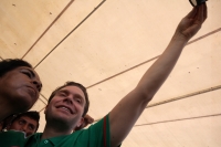 Viernes 13 de junio del 2014. Tuxtla Gutiérrez. Manuel Velazco Coello, gobernador del estado de Chiapas disfruta del partido de la selección mexicana ante Camerún en compañÃa de la plantilla del equipo Jaguares de Chiapas del fut bol nacional este medio d Viernes 13 de junio del 2014. Tuxtla Gutiérrez. Manuel Velazco Coello, gobernador del estado de Chiapas disfruta del partido de la selección mexicana ante Camerún en compañÃa de la plantilla del equipo Jaguares de Chiapas del fut bol nacional este medio d
