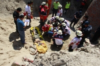 Sábado 3 de marzo del 2012. Al menos 3 personas sepultadas en obra del Sabinal.