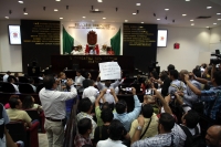 Martas 13 de junio del2017. Tuxtla Gutiérrez. Periodistas de protestan este medio día en el Congreso de Chiapas manifestando el apoyo del reportero Bautista Ibarias demandado por daño moral por la diputada priista Olvera. También se manifiesta la solidari