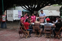 Sábado 16 de junio del 2018. Tuxtla Gutiérrez. Los funcionarios de casilla  realizan los preparativos para la realización de las elecciones donde se elegirá a presidente de la República Mexicana, Gobernador de Chiapas, senadores y congresistas federa
