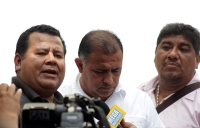 Viernes 23 de junio del 2017. Tuxtla Gutiérrez. Organizaciones y colectivos de periodistas muestran su solidaridad a Bautista Ibarias esta mañana.