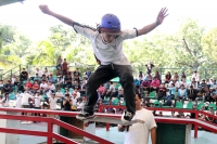 Martes 28 de noviembre del 2017. Tuxtla Gutiérrez. Los jóvenes participan en las categorí­as de Skateboarding que se lleva a cabo dentro de Los Juegos Populares Nacionales esta mañana en Caña Hueca.