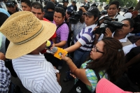 Martes 19 de noviembre del 2013. Tuxtla Gutiérrez. Elementos de las diferentes corporaciones policías intervienen esta mañana durante el bloqueo que realizaba el Comité de Defensa Ciudadana en el crucero de La Pochota en el poniente de la capital de Chiap