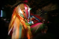 Lunes 18 de enero. Suchiapa. Los Parachicos de la comunidad de Suchiapa bailan y cantan en las calles visitando las casas de las personas que conservan las tradiciones de esta localidad y con la participación de la Cofradía de los Parachicos, quienes orga