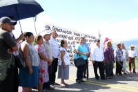 Lunes 27 de agosto del 2018.Suchiapa. Ejidatarios bloquean el tramo carretero entre Tuxtla y El aeropuerto del libramiento exigiendo el pago de los predios ocupados para la construcción de esta cinta asfáltica