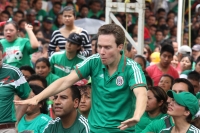 Domingo 29 de junio del 2014. Tuxtla Gutiérrez. A pesar de la derrota, sufriendo y disfrutando. (Secuencia de Manuel Velazco, gobernador de Chiapas durante la transmisión del partido entre México Y Holanda). Domingo 29 de junio del 2014. Tuxtla Gutiérrez. A pesar de la derrota, sufriendo y disfrutando. (Secuencia de Manuel Velazco, gobernador de Chiapas durante la transmisión del partido entre México Y Holanda).