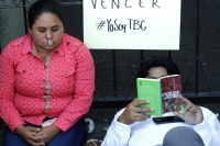 Martes 29 de enero del 2019. Tuxtla Gutiérrez. Continúan sumándose maestros de telesecundarias a la huelga de hambre que sostienen en la entrada del edificio de gobierno este medio día.