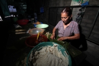 Lunes 16 de enero del 2012. La preparación de los tamales de Chiapa de Corzo.