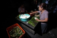 Lunes 16 de enero del 2012. La preparación de los tamales de Chiapa de Corzo.
