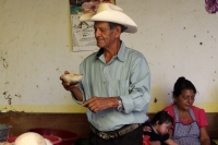 Domindo 13 de ocutbre del 2019. Tuxtla Gutiérrez. Durante los preparativos para la bajada de las Vírgenes de Copoya, cuenta de la Virgen del Rosario