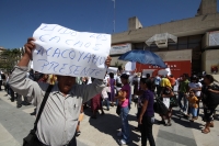 Lunes 13 de febrero del 2012. Colonias y cantones del Soconusco exigen  el cumplimiento de los programas sociales.