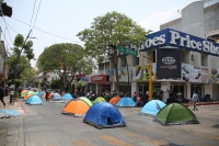 20210429. Tuxtla G. Las carpas del plantón durante la protesta de trabajadores de Tele-bachillerato en Chiapas