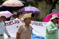 Lunes 3 de julio del 2017. Tuxtla Gutiérrez. Aspecto de la manifestación donde los maestros de Telesecundaria marchan del lado oriente de la ciudad