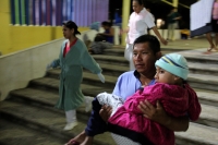 Jueves 7 de septiembre del 2017. Tuxtla Gutiérrez. Los pacientes de los hospitales de la ciudad momentos después del fuerte temblor de esta noche. En el Hospital Pediátrico son desalojados preventivamente y algunos dados de alta por su propia voluntad 