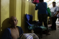 Jueves 7 de septiembre del 2017. Tuxtla Gutiérrez. Los pacientes de los hospitales de la ciudad momentos después del fuerte temblor de esta noche. En el Hospital Pediátrico son desalojados preventivamente y algunos dados de alta por su propia voluntad 
