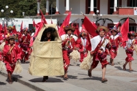 Domingo 11 de febrero del 2018. Tenejapa. La Corrida de la Vaca del Carnaval en Tenejapa. La Corrida de la Vaca conlleva una serie de ritos indí­genas tsentales durante los dí­as de Carnaval. Los danzantes llevan las banderas en un sincronizado andar sobr