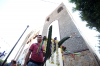 Miércoles 3 de mayo del 2017. Tuxtla Gutiérrez. Las celebraciones de la Santa Cruz en la parroquia de Terán están llenas de colorido y fervor religioso dentro de la comunidad donde esta mañana son recibidos los albañiles con las cruces adornadas de papel 