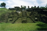 Archivo. Ocosingo, Chiapas. La estructura arquitectónica dedicada a La Mariposa en la ciudad de Tonina era utilizada para los sacrificios humanos de los juegos de pelota donde los guerreros y esclavos eran sacrificados sanguinariamente.