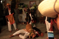 Jueves 3 de mayo del 2018. Tuxtla Gutiérrez. La representación del trato de la venta de un novillo en la época de la colonia se lleva a cabo en la ritualidad de las festividades de la Santa Cruz incluida en el calendario de celebraciones costumbristas 