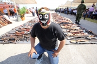 Lunes 21 de noviembre. El Torito estaba un día pensando en la paz mundial cuando…