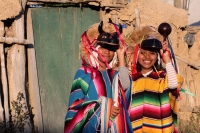 Sábado 19 de enero del 2018. Suchiapa. El grupo de jóvenes mujeres recorre las calles de la comunidad bailando como Parachicos y Toritos gritando vivas durante esta tarde