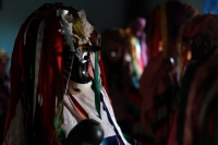 Sábado 19 de enero del 2018. Suchiapa. El grupo de jóvenes mujeres recorre las calles de la comunidad bailando como Parachicos y Toritos gritando vivas durante esta tarde