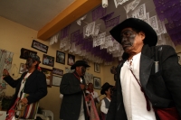Viernes 3 de mayo del 2019. Tuxtla Gutiérrez. La danza del Torito es realizada en procesión por los miembros de la comunidad zoque durante las festividades del día de la Santa Cruz.