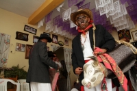 Viernes 3 de mayo del 2019. Tuxtla Gutiérrez. La danza del Torito es realizada en procesión por los miembros de la comunidad zoque durante las festividades del día de la Santa Cruz.