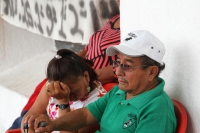 Lunes 20 de agosto del 2018. Tuxtla Guti�rrez. Trabajadores del ayuntamiento protestan para iniciar una huelga de hambre exigiendo las prestaciones laborales y salud