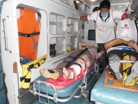 Viernes 1 de julio. Un tráiler sin frenos ocasionó un fuerte accidente de tráfico en la entrada de la ciudad de Tuxtla Gutiérrez, afectando a más de 15 vehículos en las cercanías de la entrada poniente de la ciudad.