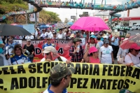 Lunes 9 de abril del 0218. Tuxtla Gutiérrez. Aspecto de la marcha magisterial en el lado oriente de la ciudad al inicio del paro de 48 horas en la huelga nacional de la educación en México.