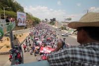 Lunes 9 de abril del 0218. Tuxtla Gutiérrez. Aspecto de la marcha magisterial en el lado oriente de la ciudad al inicio del paro de 48 horas en la huelga nacional de la educación en México.