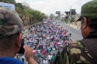 Lunes 9 de abril del 0218. Tuxtla Gutiérrez. Aspecto de la marcha magisterial en el lado oriente de la ciudad al inicio del paro de 48 horas en la huelga nacional de la educación en México.