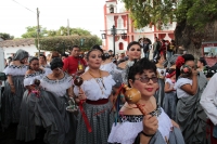 Martes 16 de enero del 2018. Chiapa de Corzo. La ofrenda de San Sebastián. Vestidos a la usanza de los indí­genas de la depresión central de Chiapas; las familias llevan frutas y alimentos por las calles de esta población para ofrecer a San Sebastián 