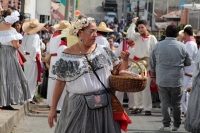 Martes 16 de enero del 2018. Chiapa de Corzo. La ofrenda de San Sebastián. Vestidos a la usanza de los indí­genas de la depresión central de Chiapas; las familias llevan frutas y alimentos por las calles de esta población para ofrecer a San Sebastián 