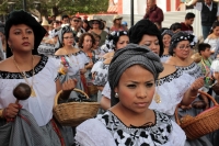 Martes 16 de enero del 2018. Chiapa de Corzo. La ofrenda de San Sebastián. Vestidos a la usanza de los indí­genas de la depresión central de Chiapas; las familias llevan frutas y alimentos por las calles de esta población para ofrecer a San Sebastián 