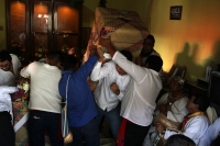 Domingo 14 de octubre del 2018. Tuxtla Gutiérrez. Bajadas de las Virgenes de Copoya; Festejo de la Virgen del Rosario.  Danzantes, músicos y miembros de la comunidad Zoque de la depresión central de Chiapas acompañan el recorrido tradicional que reali