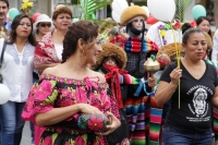 Viernes 8 de diciembre del 2017. Tuxtla Gutiérrez. Los diferentes grupos tradicionales acompañan las peregrinaciones que llegan a la iglesia de Guadalupe en la ciudad.