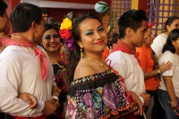 Viernes 8 de diciembre del 2017. Tuxtla Gutiérrez. Los diferentes grupos tradicionales acompañan las peregrinaciones que llegan a la iglesia de Guadalupe en la ciudad.
