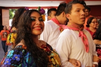 Viernes 8 de diciembre del 2017. Tuxtla Gutiérrez. Los diferentes grupos tradicionales acompañan las peregrinaciones que llegan a la iglesia de Guadalupe en la ciudad.