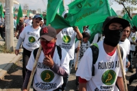 Miércoles 3 de enero del 2018. Tuxtla Gutiérrez. Militantes de la UNTA llegan desde la Zona altos de Chiapas para plantarse en la Avenida Central exigiendo que sea liberado de la cárcel Reynaldo Gómez Gómez.
