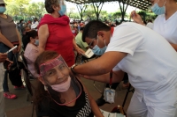 20210310. Tuxtla G. Durante la jornada de vacunación #Covid de este día