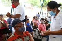 20210503. Tuxtla G. Esta mañana inicia la etapa de vacunación Covid para mayores de 50 años en Chiapas