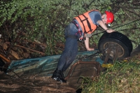 Lunes 11 de julio. Debido a las obras inconclusas en la carretera entre la colonia Vicente Guerrero y la delegación de Terán, un vehículo fue arrastrado por las aguas que atraviesa la carretera hacia el rio que se desbordo la noche de este domingo.